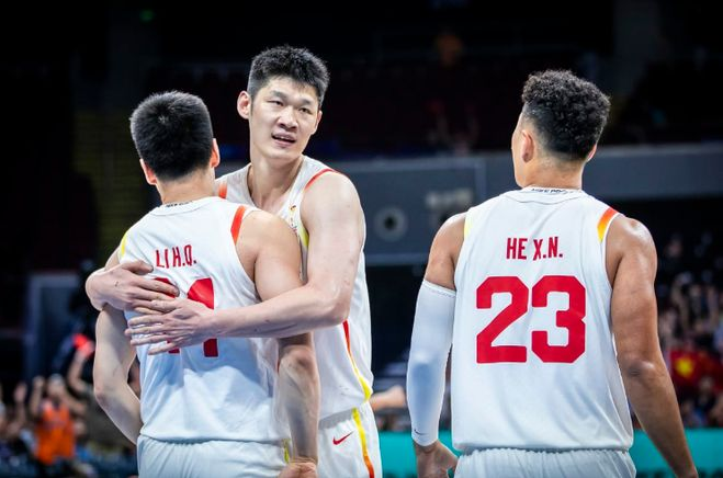 B体育平台-中国男篮官宣4场热身赛：6月初两战俱乐部 下旬连战澳大利亚荷兰